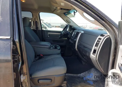 2017 Ram 1500 Slt 4X2 6'4 Box z USA, uszkodzony, nr VIN 1C6RR6GT3HS540417